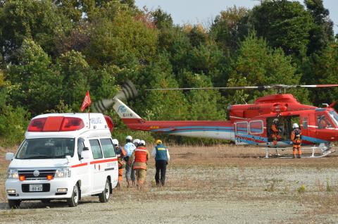 石川県消防防災ヘリはくさんによる負傷者搬送訓練