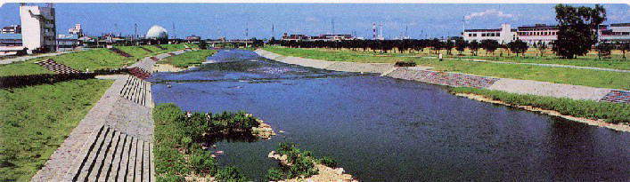 広域基幹河川改修事業や環境整備事業で整備した犀川の下流域を撮影した写真