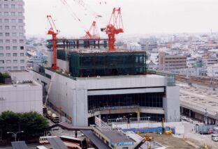 駅広場側