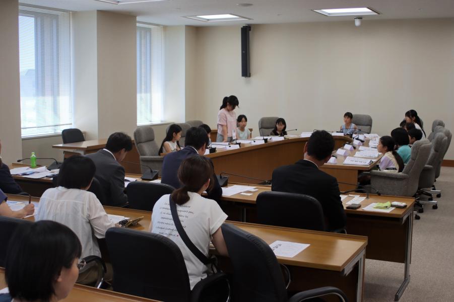 8日ふれあいトーク「自分が議員になったらやってみたいこと」