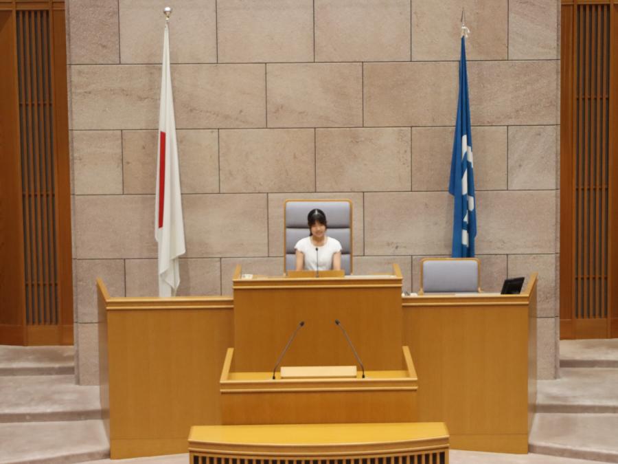 議長席で議長を体験