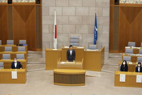 不破副議長の講評