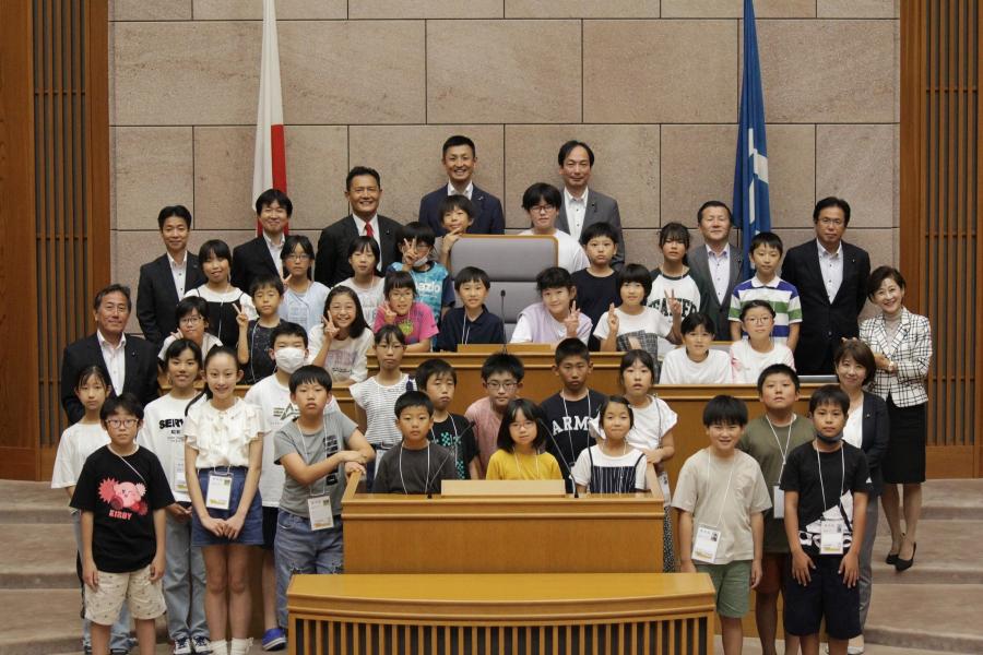 ふれあい親子県議会教室 8月8日記念撮影