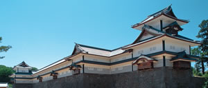 青空の金沢城