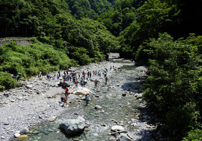 川遊び