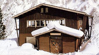 ブナオ山観察舎