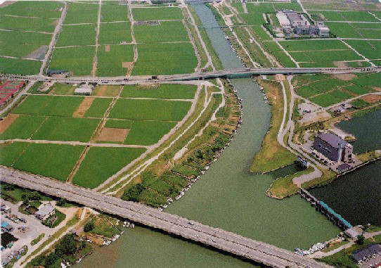 国土交通省直轄の河川改修事業で整備した梯川下流域の写真