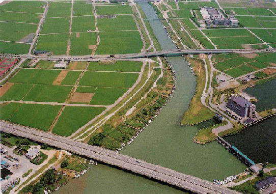 国土交通省直轄の河川改修事業で整備した梯川下流域の写真