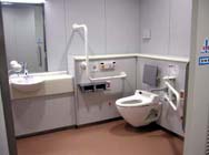 石川県庁のユニバーサルデザイントイレの写真