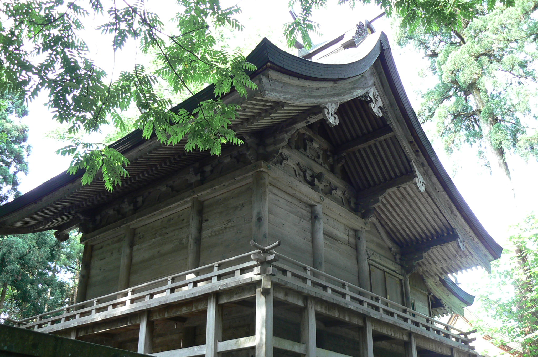 白山比咩神社本殿