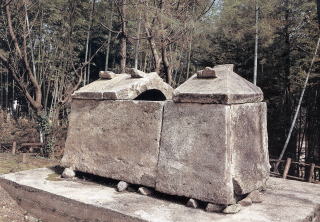志雄町金谷の石棺