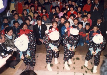 ぞんべら祭りの様子（田植え）