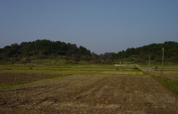 気屋遺跡遠景