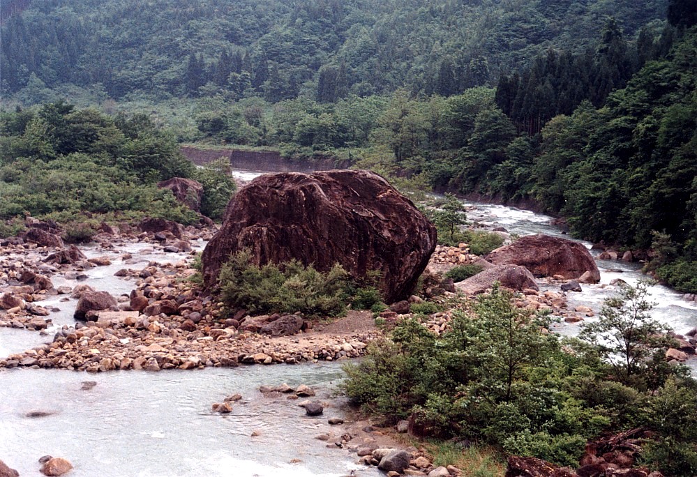 白峰百万貫の岩