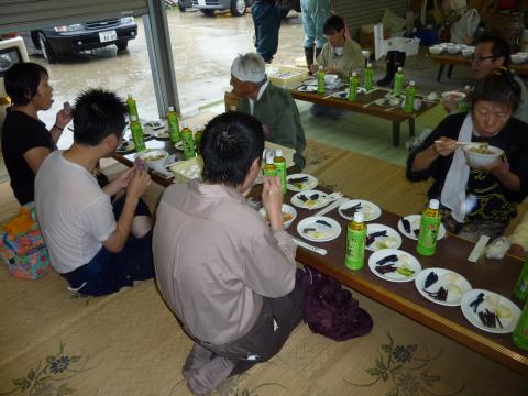 昼食の様子