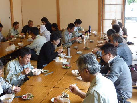 昼食の様子