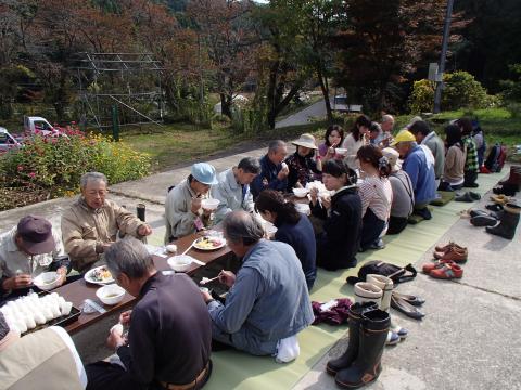 昼食の様子2