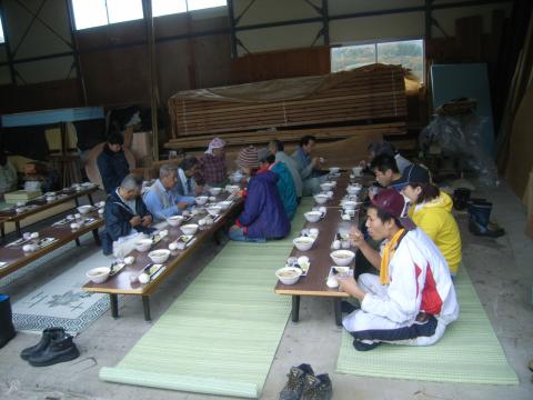 昼食の様子