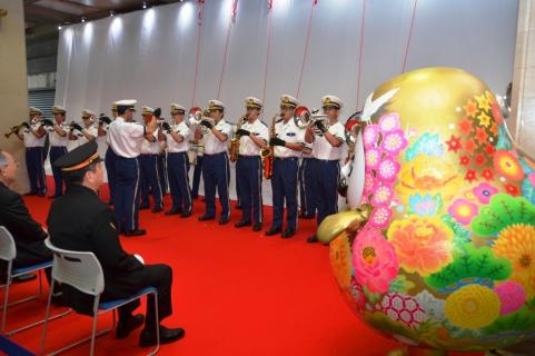 石川県警察音楽隊のオープニング演奏