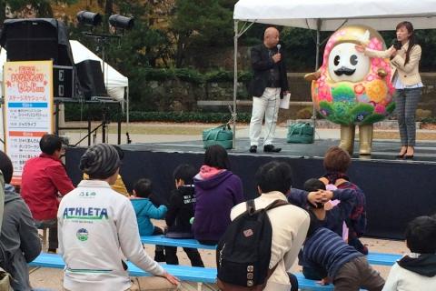 四高記念公園特設ステージにひゃくまんさん出演