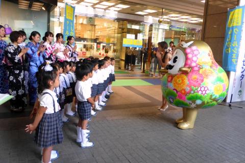 園児の皆さんから「七夕さま」の歌のプレゼント