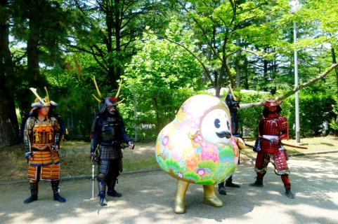 太陽に光り輝くひゃくまんさん