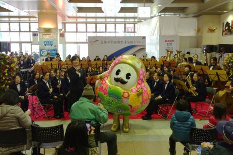金沢市立額中学校吹奏楽部の演奏前にステージ出演